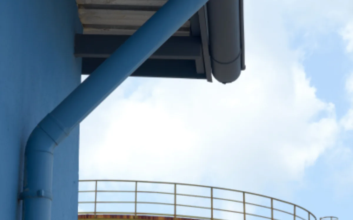 Silo met grondstoffen bij een voedingsproducent
