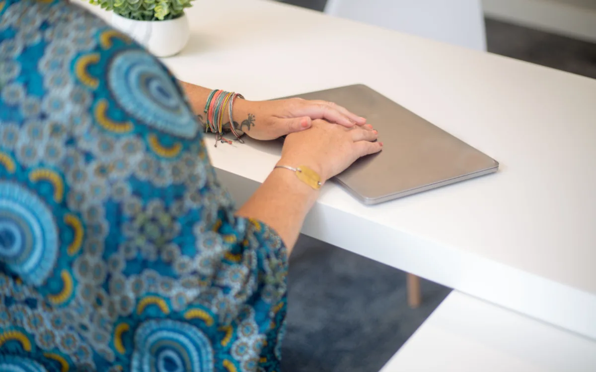 Inlogscherm van een zakelijk klantportaal op een laptop