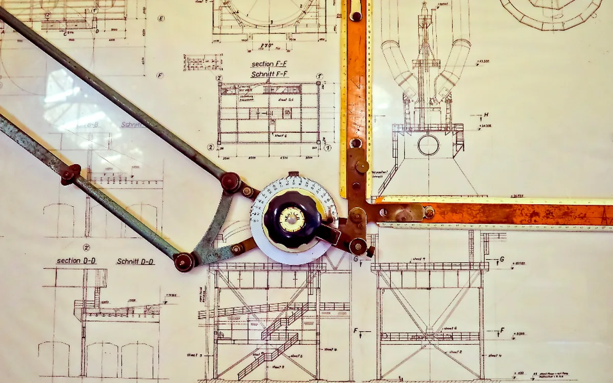 Technische tekening op een beeldscherm in een werkvoorbereiding